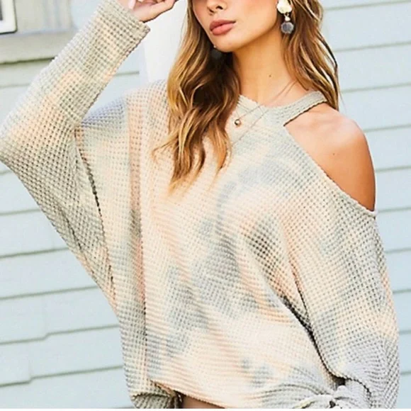 ⭐️Cream and Green Off-the-Shoulder Sweater with Waffle Knit - Picture 1 of 3